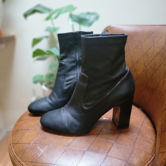 Vince Calista Leather sock boot Chelsea heel Booties 9M ret $450 - Picture 2 of 6